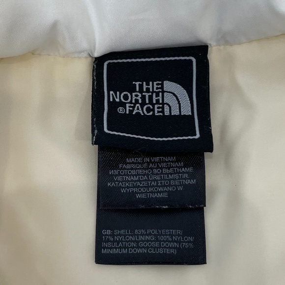 The North Face White Vest 550 with Pockets - Picture 6 of 9
